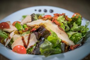 archipel-volcans-restaurant-salade